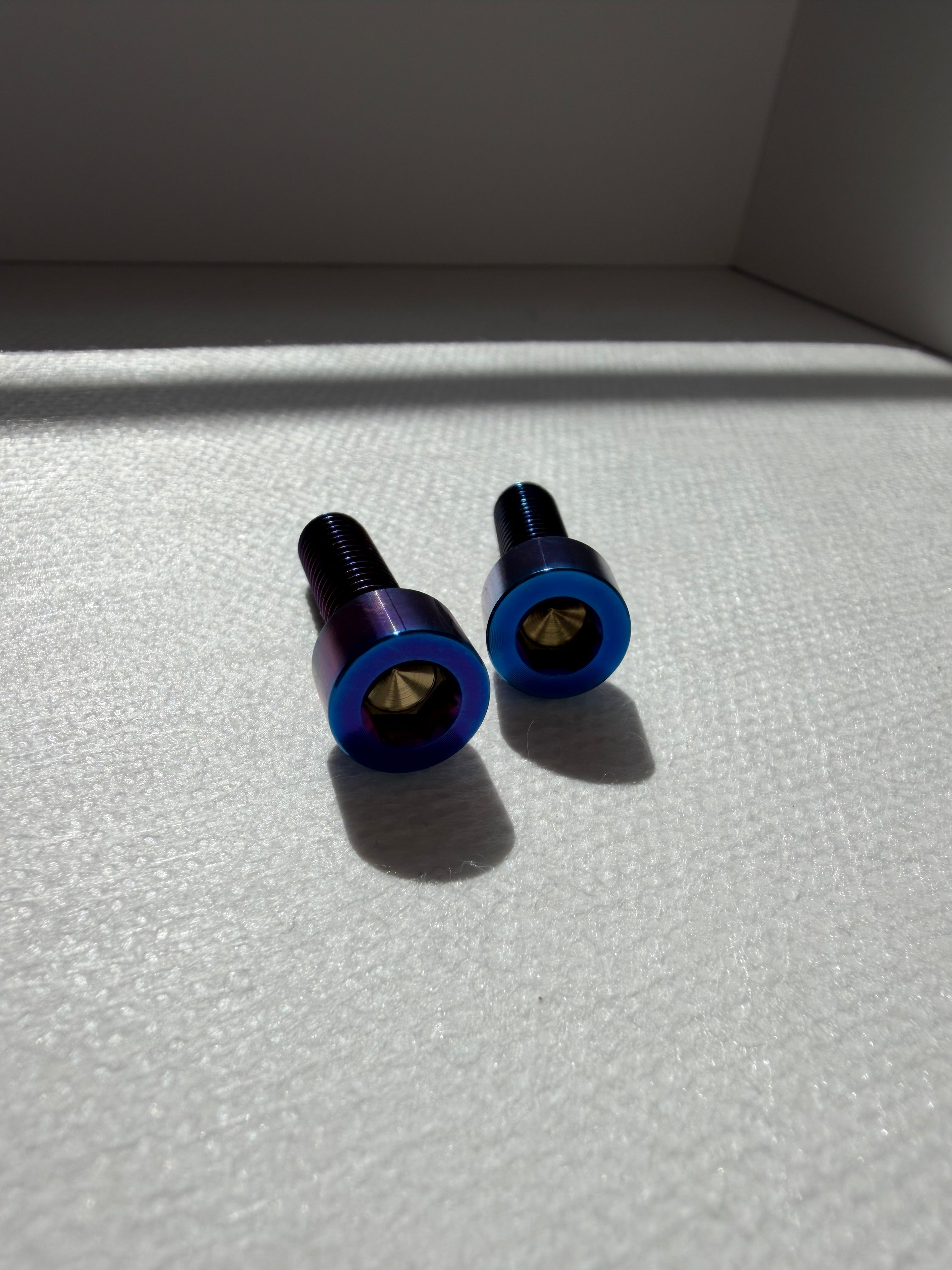 Dominion lever titanium (PREORDER)